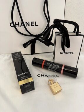 Chanel Duo De Baumes Multi-Use Stick Gentle Glow Limited Edition & CHARM!
NEW